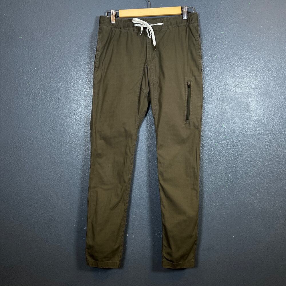 Vuori 30 men’s green camo cargo outdoor gym hiking pants streetwear